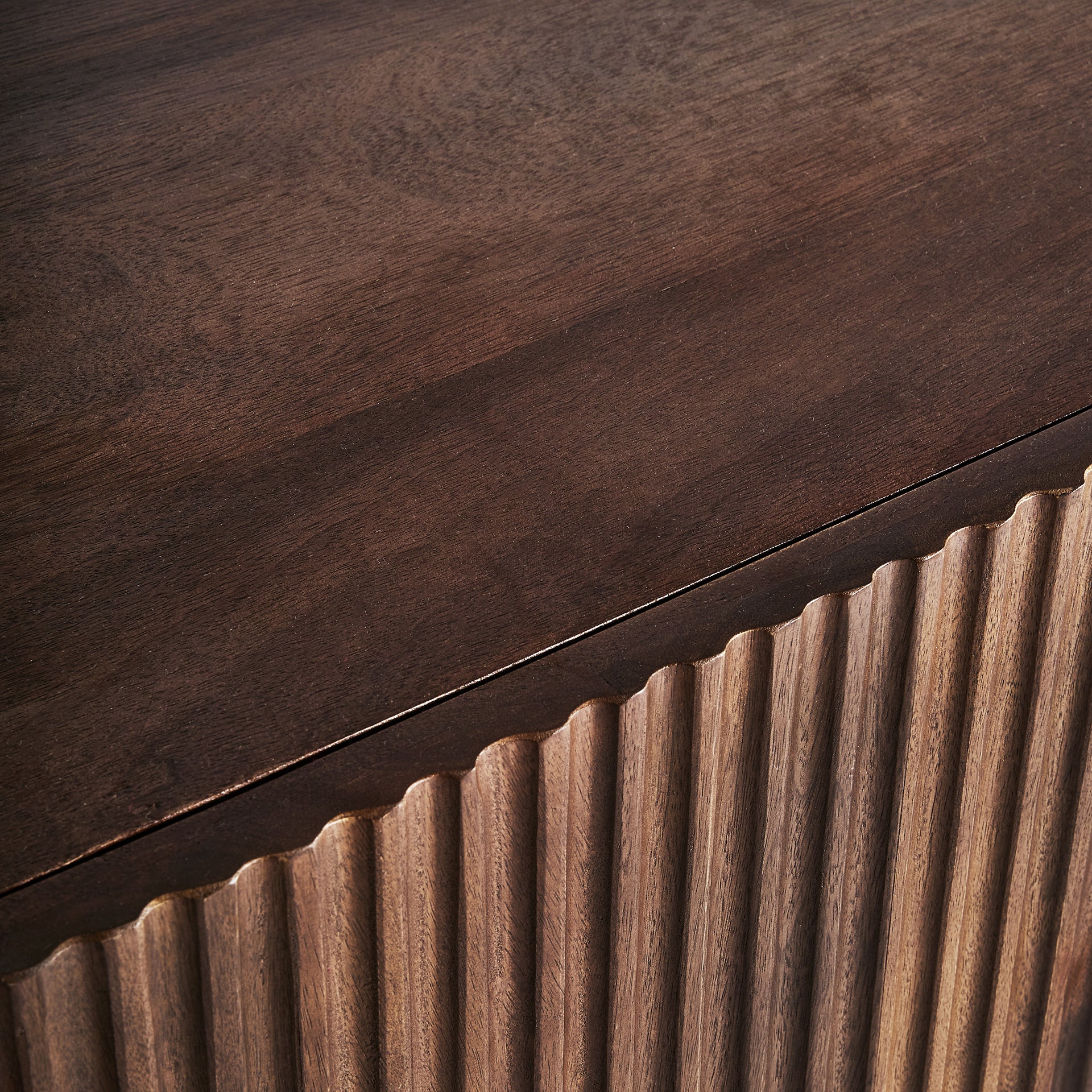 MESIA SIDEBOARD